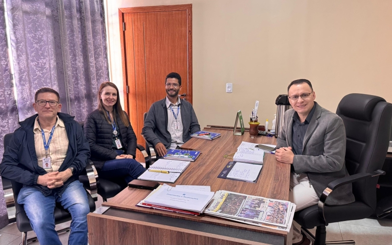 Administração Municipal recebe equipe do IDR-Paraná para tratar sobre viticultura